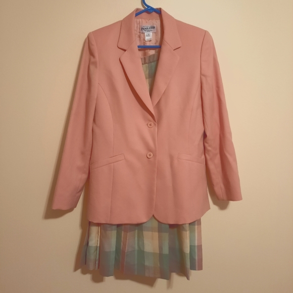 Pendleton Dresses & Skirts - Pendleton 100% Virgin Wool Blazer and plaid pleated skirt